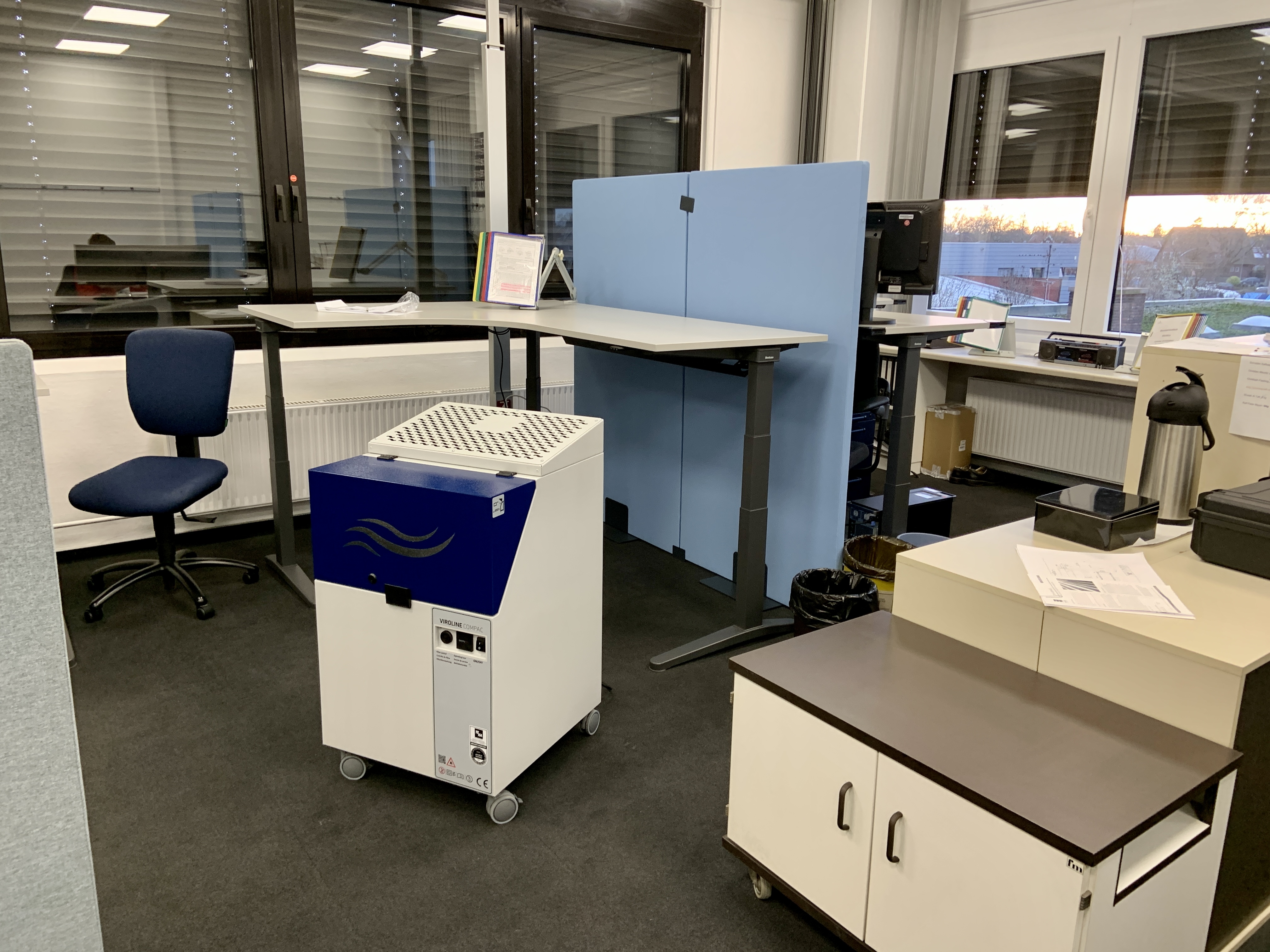 VIROLINE-Compac filtert und entkeimt die Luft in Büros und Konferenzräumen