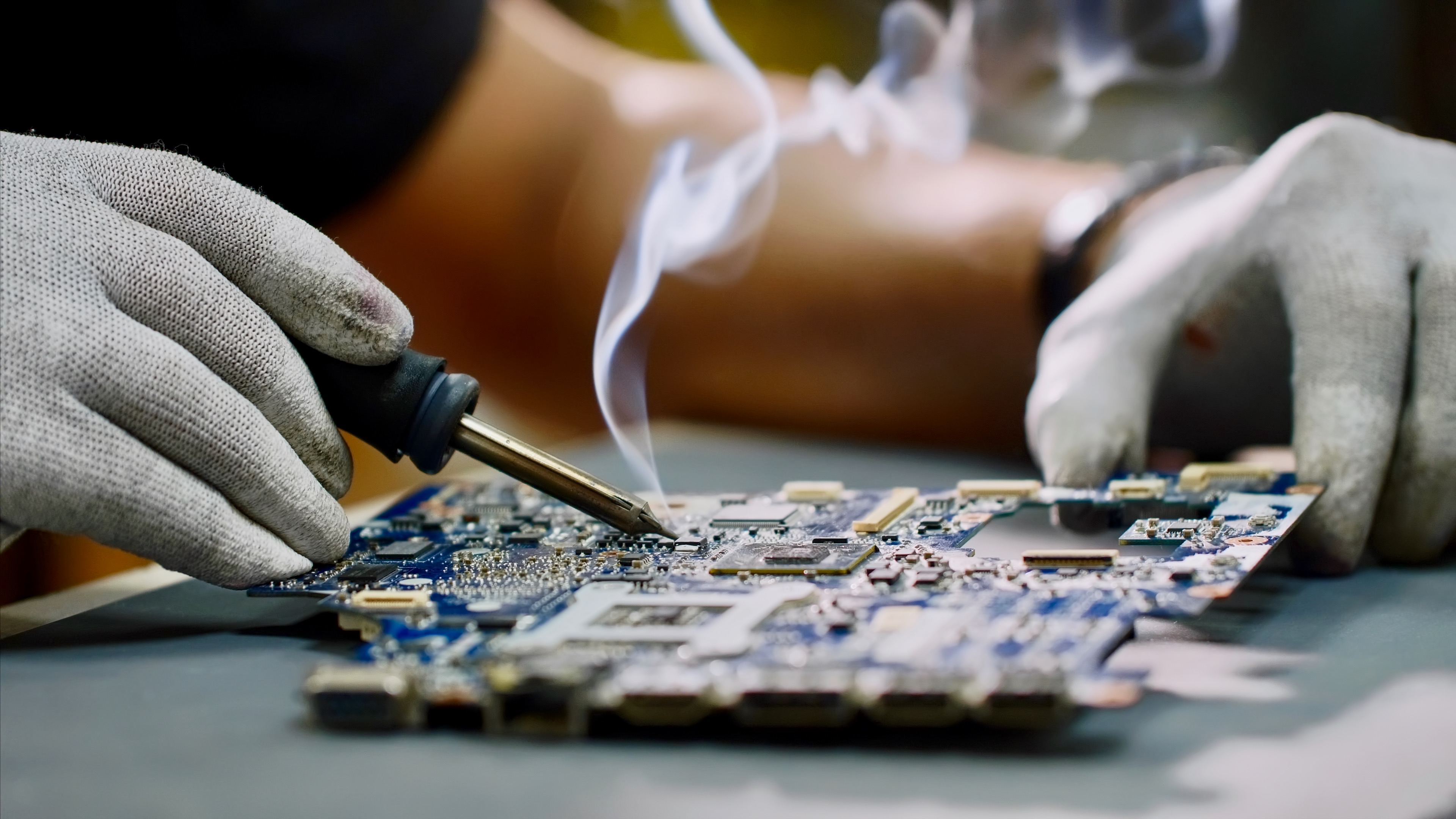 Solder fume extraction by TEKA